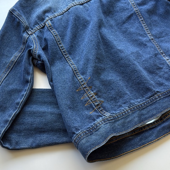 Chelsea & Violet distressed dark wash Jean jacket Medium - Picture 11 of 11